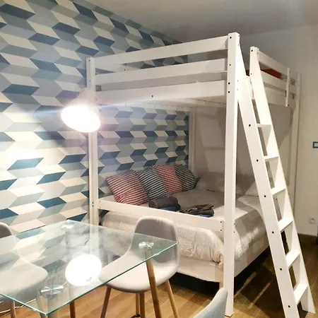 アパート Ruffec 14 1d